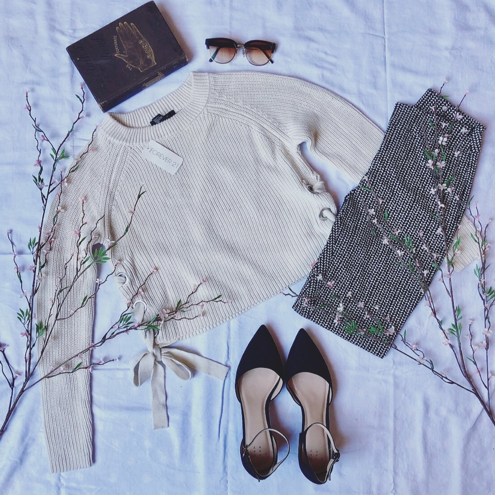 ✨LAST CHANCE✨ Forever 21 Crop Sweater